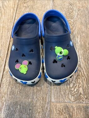 CROCS Mickey Mouse Navy Blue Kids Clogs with Green Character size 3 Junior